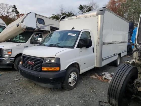 2023 GMC Savana Commercial Cutaway CUTAWAY G3500