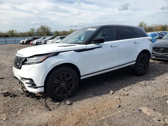 2026 Land Rover Range Rover Velar Dynamic SE