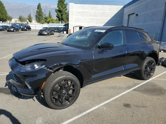 2021 Aston Martin DBX