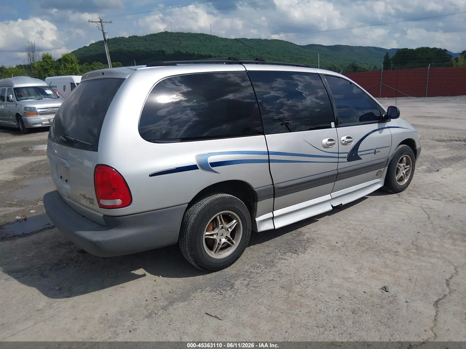 2000 Plymouth GRAND VOYAGER SE