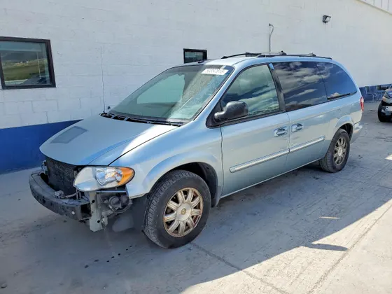 2006 Chrysler Town & Country LWB Touring