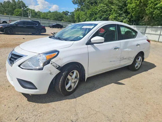 2018 Nissan Versa Sedan SV