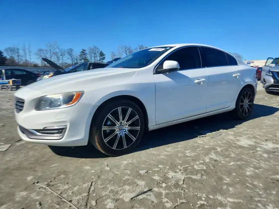 2016 Volvo S60 Inscription T5 Drive-E Platinum