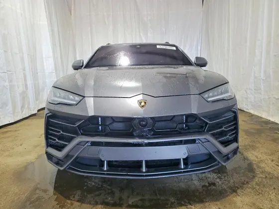 2022 Lamborghini Urus