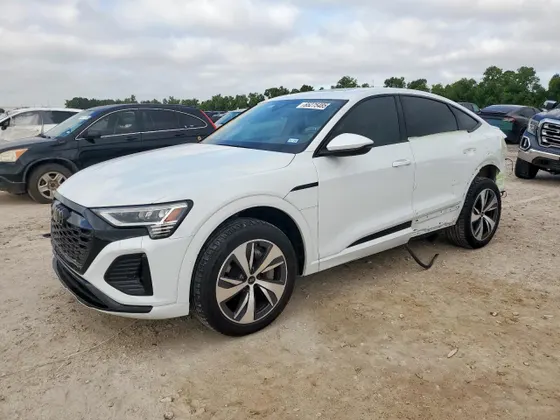 2024 Audi Q8 e-tron Sportback S line Premium