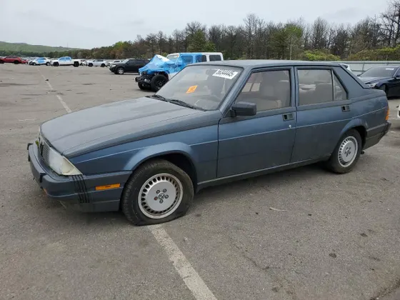 1988 Alfa Romeo MILANO GOLD