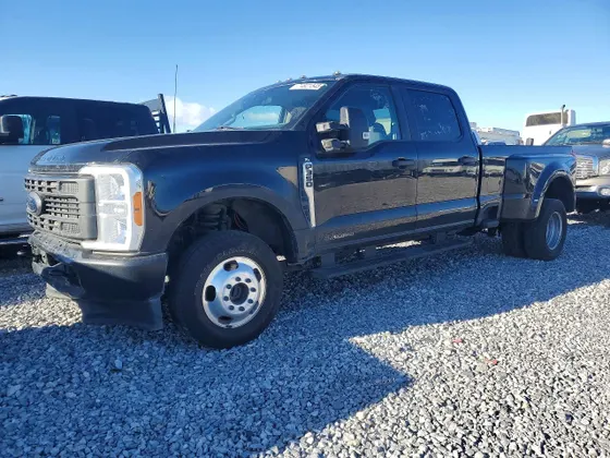 2023 Ford Super Duty F-350 DRW XL