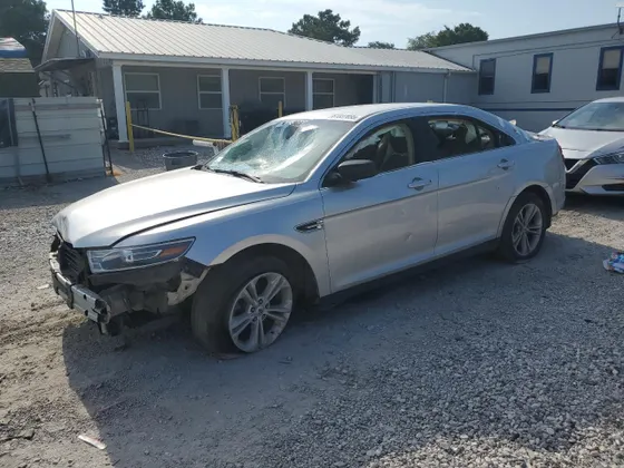 2018 Ford Taurus SE