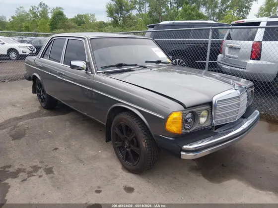 1983 Mercedes-Benz 300 Series 300D-T