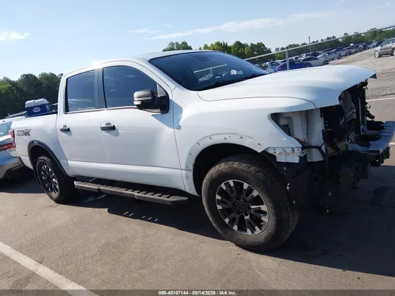 2023 Nissan Titan SV
