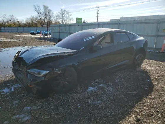 2025 Tesla Model S Plaid