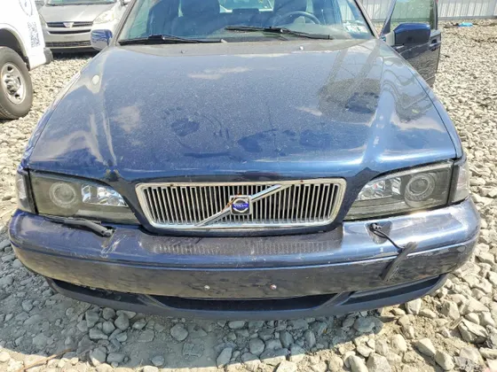 2000 Volvo V70