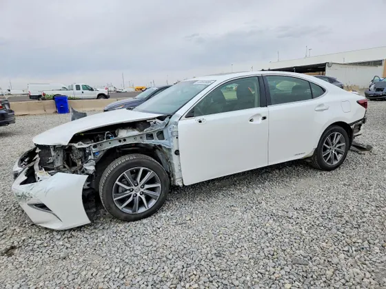 2016 Lexus ES 300h Hybrid