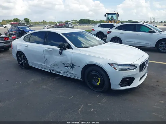 2020 Volvo S90 R-Design
