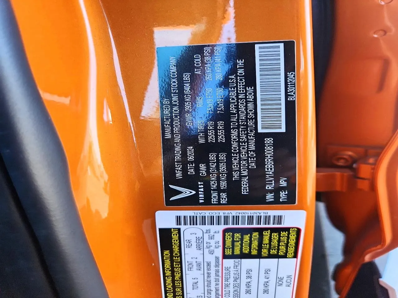 2024 VinFast VF 8 Eco