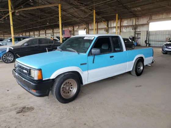 1991 Mazda B2200 Pickup 2WD CAB PLUS