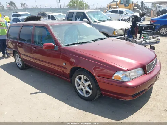 2000 Volvo V70 GLT