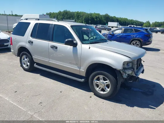 2004 Ford Explorer XLT