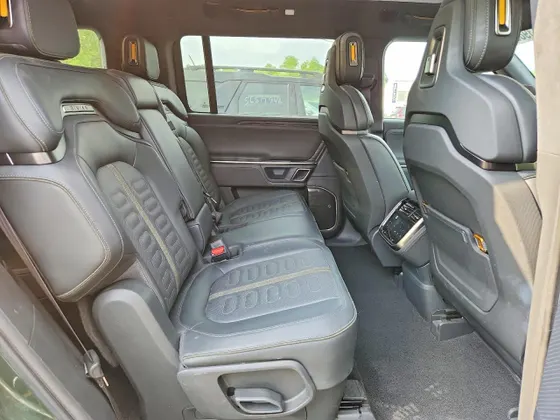 2024 Rivian R1S Adventure