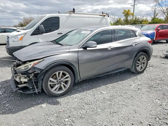 2018 INFINITI QX30 SPORT