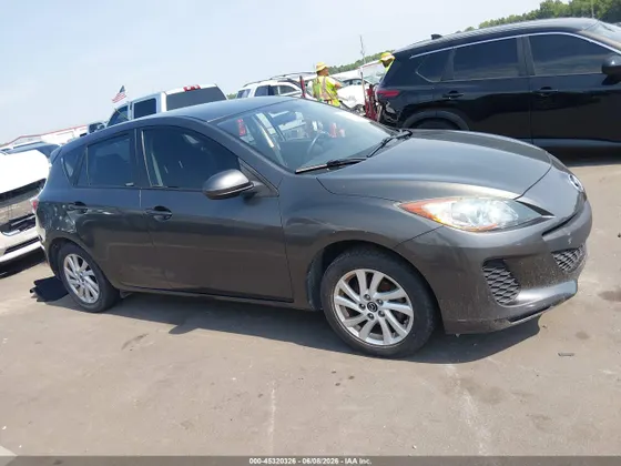 2013 Mazda Mazda3 i Touring