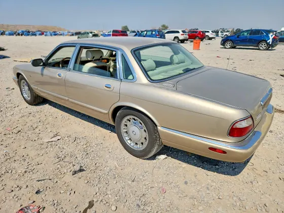 2000 Jaguar XJ Vanden Plas