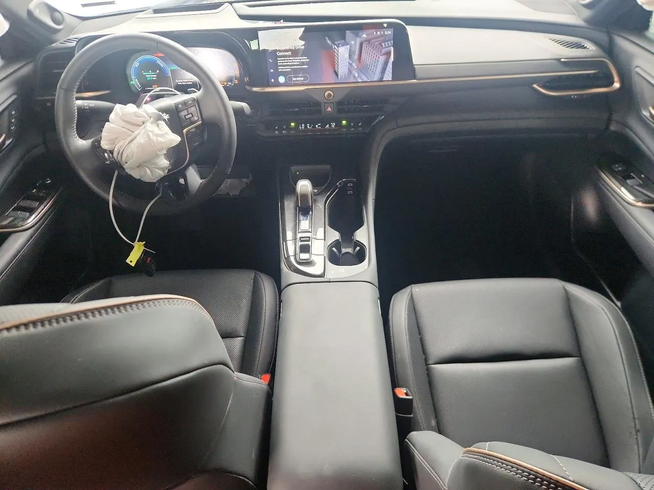2025 Toyota Crown Platinum