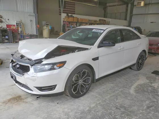 2018 Ford Taurus SHO