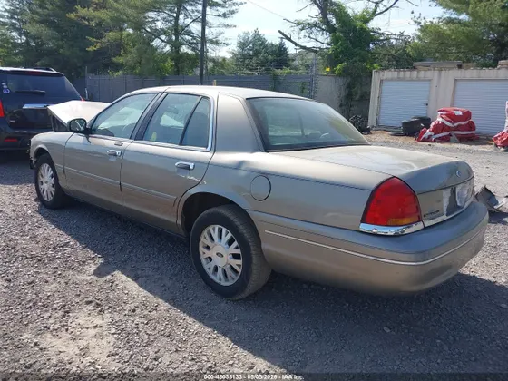 2003 Ford Crown Victoria LX