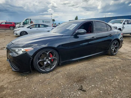 2017 Alfa Romeo Giulia Ti