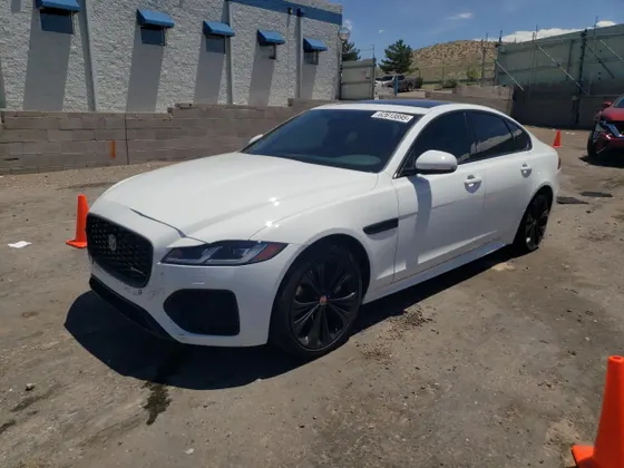 2022 Jaguar XF R-Dynamic SE