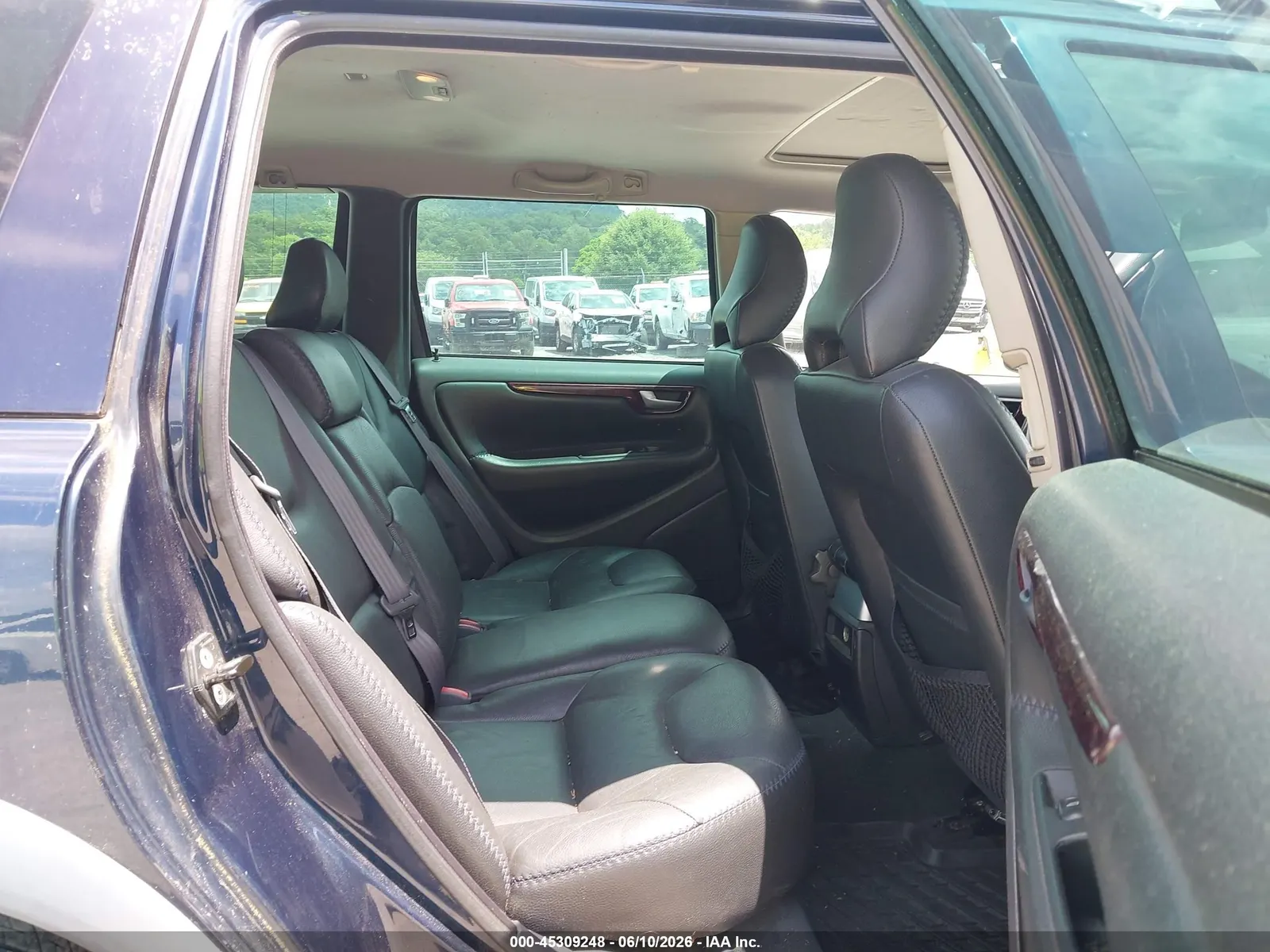 2004 Volvo V70 XC70