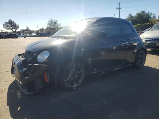 2016 FIAT 500 Abarth