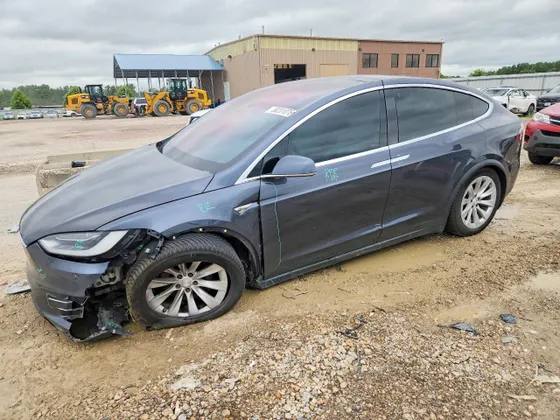 2016 Tesla Model X 70D