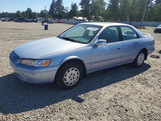 1997 Toyota Camry LE