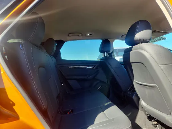 2024 VinFast VF 8 Eco