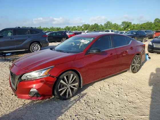 2020 Nissan Altima 2.5 SR