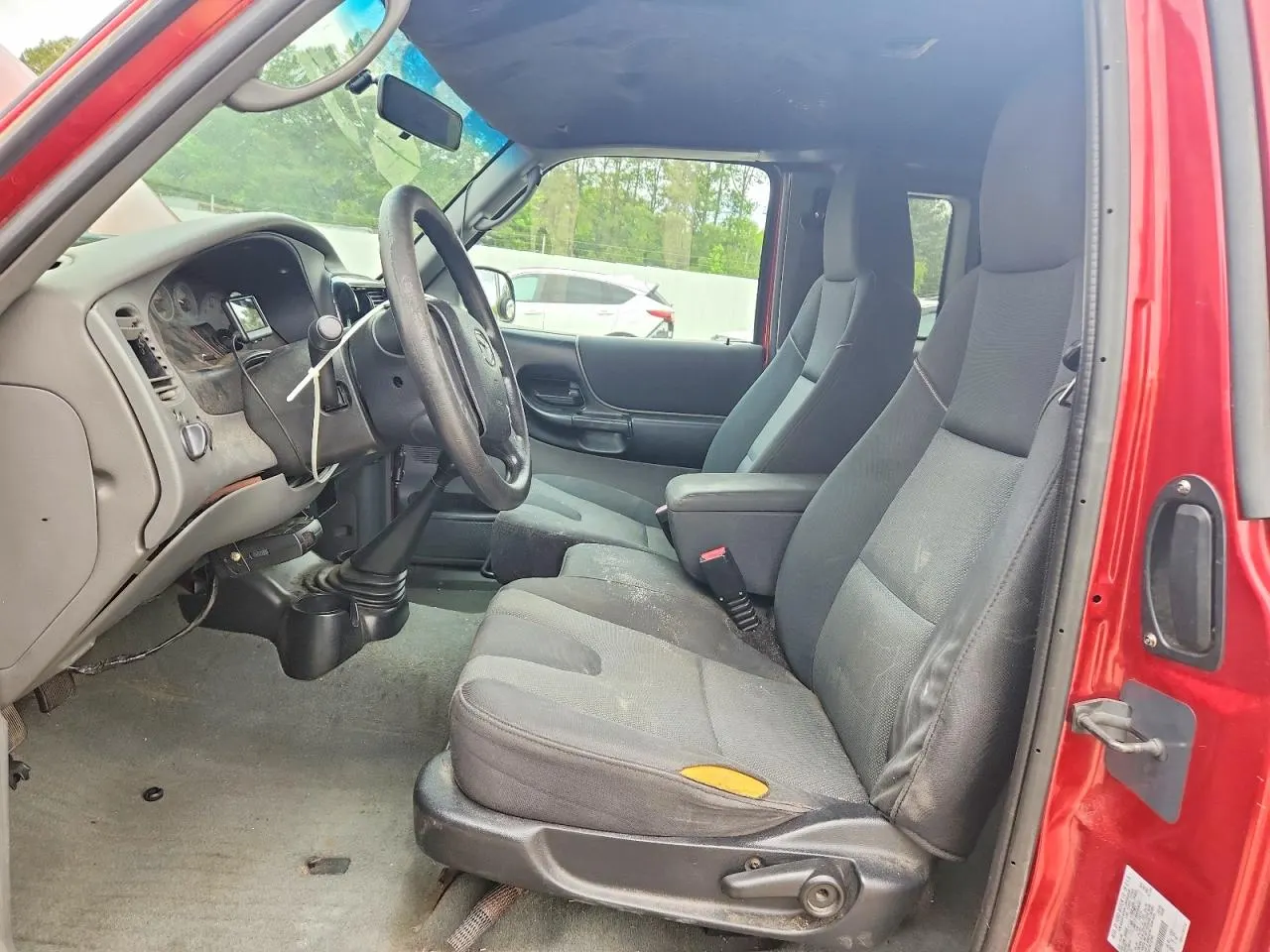 2004 Mazda B-Series 4WD Truck SE