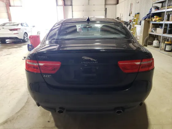 2017 Jaguar XE 35t R-Sport
