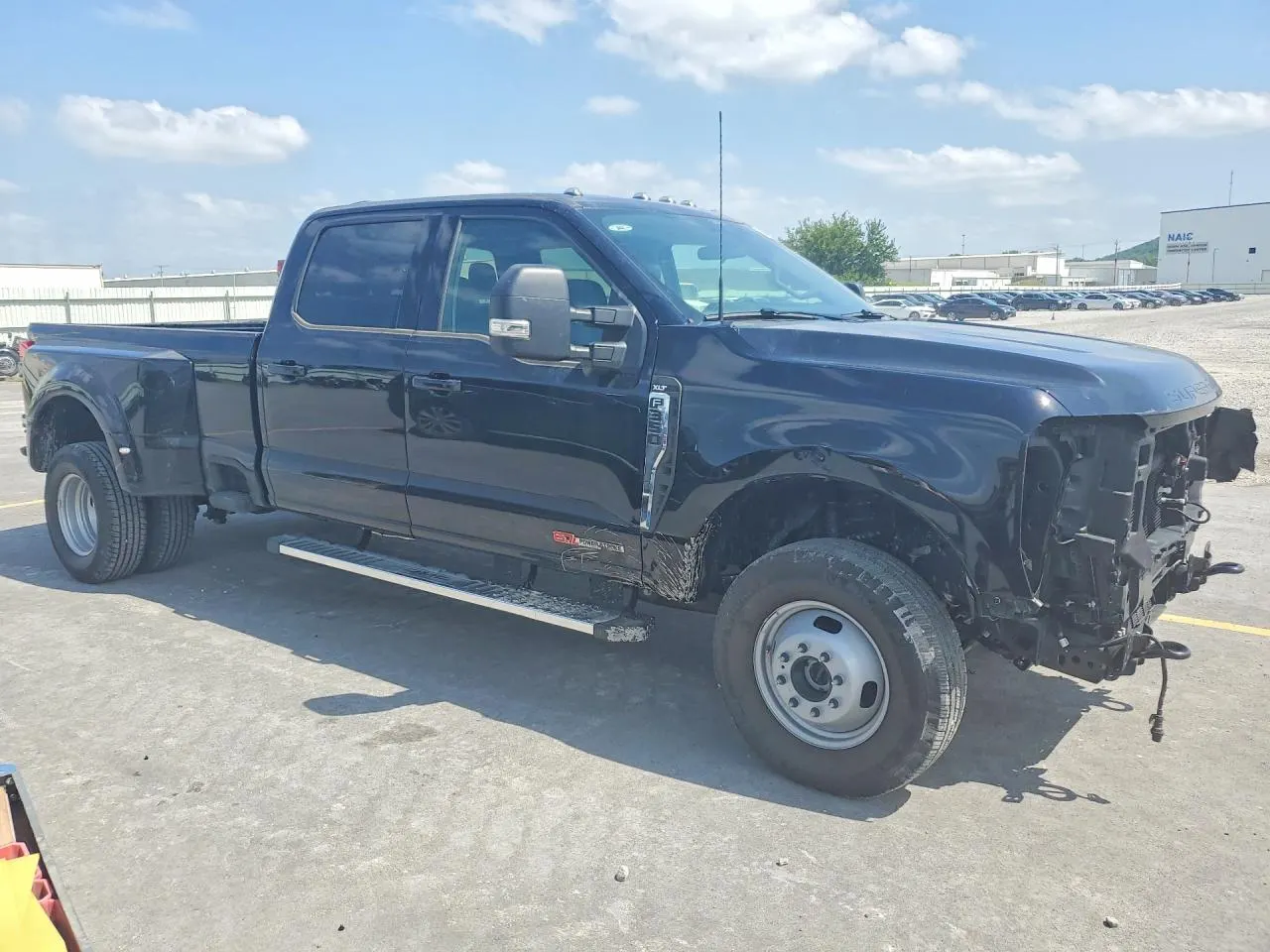 2026 Ford Super Duty F-350 DRW LARIAT