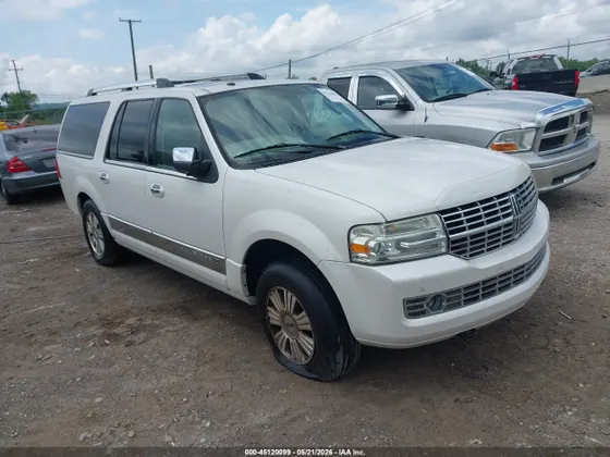 2011 Lincoln Navigator L