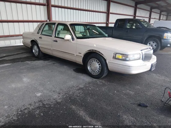 1996 Lincoln Town Car Signature