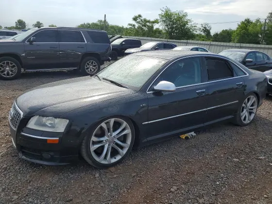 2009 Audi S8