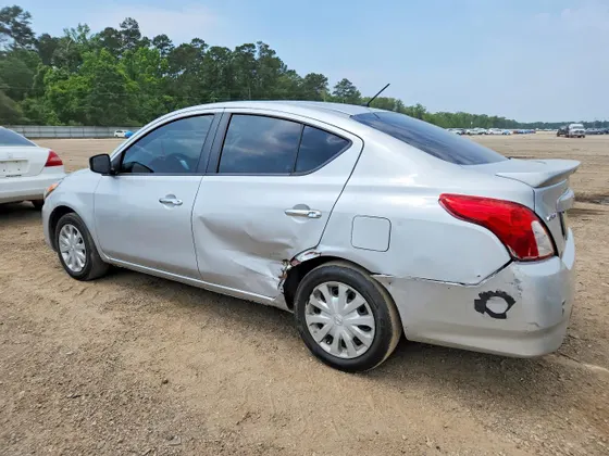 2019 Nissan Versa Sedan S