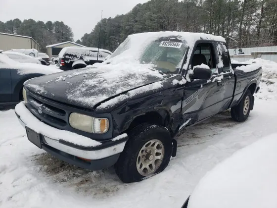 1996 Mazda B-Series 4WD Truck LE