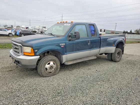 1999 Ford Super Duty F-350 DRW XL