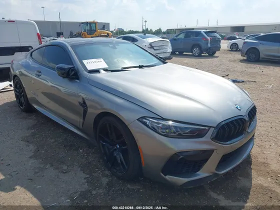 2022 BMW M8 Competition