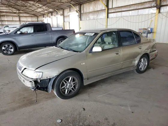 2002 INFINITI G20 Luxury