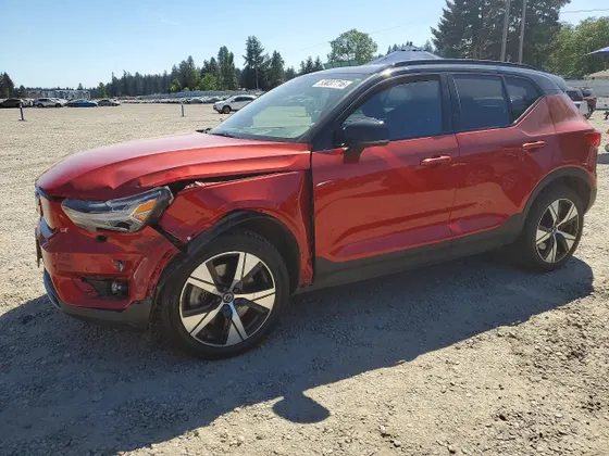 2022 Volvo XC40 Recharge Pure Electric Twin Plus