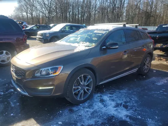 2015 Volvo V60 Cross Country T5 Platinum
